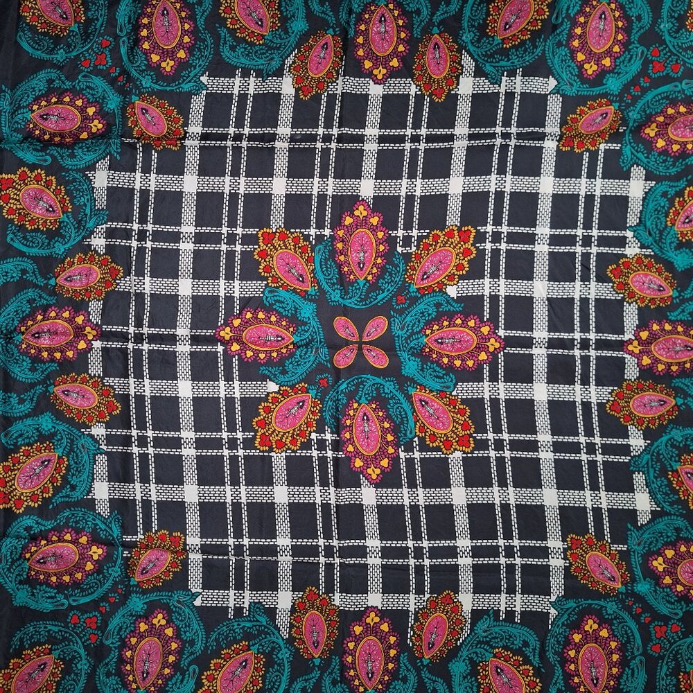 Diane Von Furstenburg 100% Silk Scarf - Picture 2 of 6